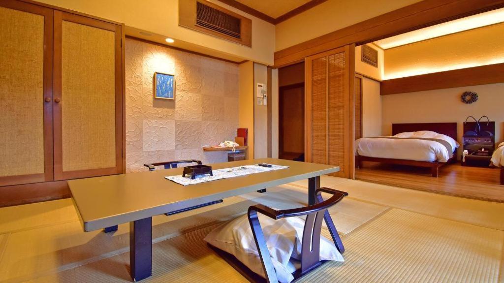 Tsukino Sumika Atami Juraku Hotel ภายนอก รูปภาพ