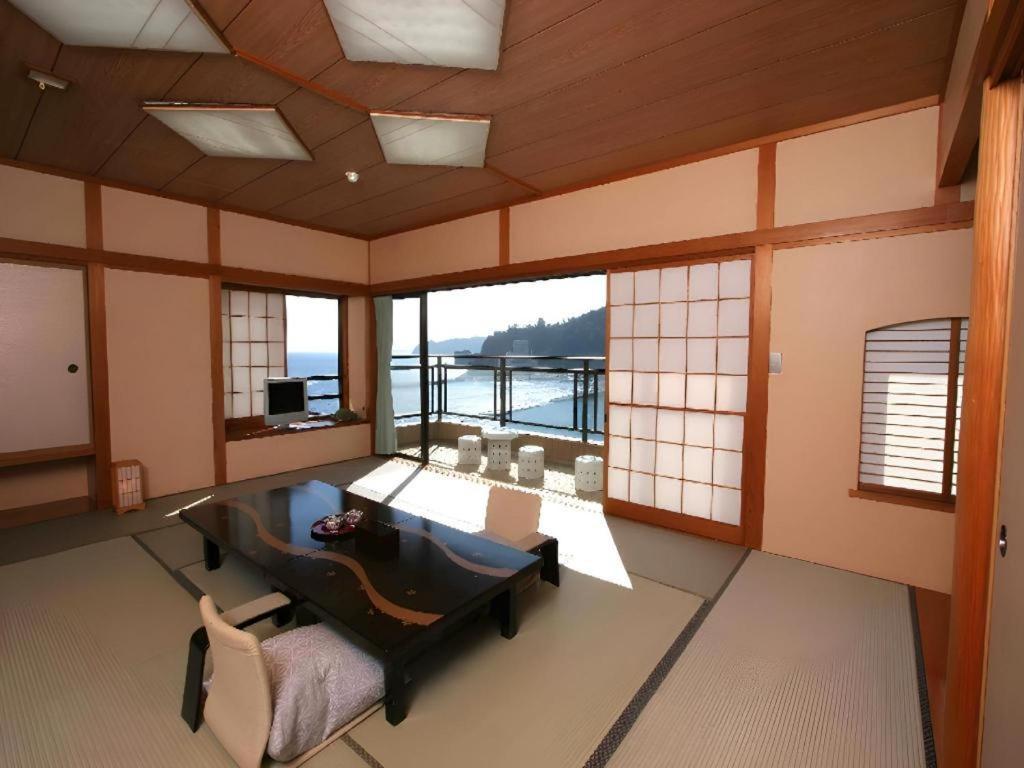 Tsukino Sumika Atami Juraku Hotel ภายนอก รูปภาพ